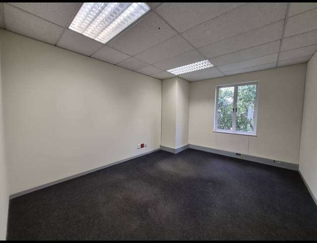 565M² OFFICE TO LET IN SANDTON CENTRAL